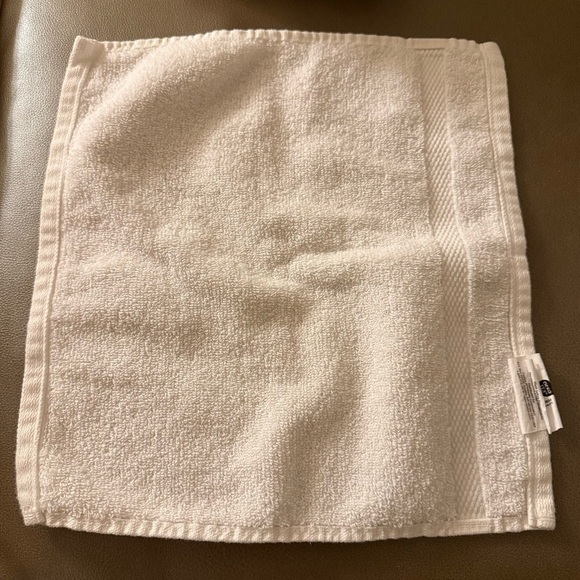 Grandeur Hospitality Luxury White Bath Hand Towels Bundle Set - Picture 4 of 4